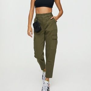 Aritzia Tna cargo pants green size 4 26” small NEW